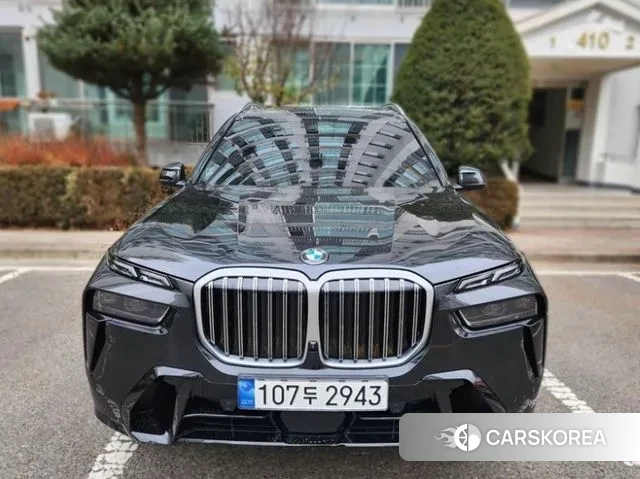 BMW X7 (G07) 2023 Черный из Кореи