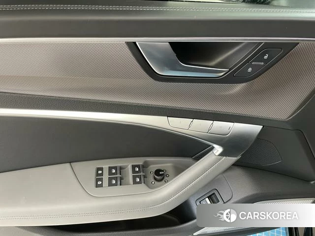 Audi A6L 2022 Черный из Китая