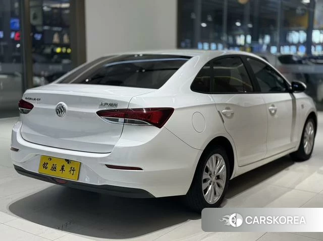 Buick Yinglang 2021 Белый из Китая