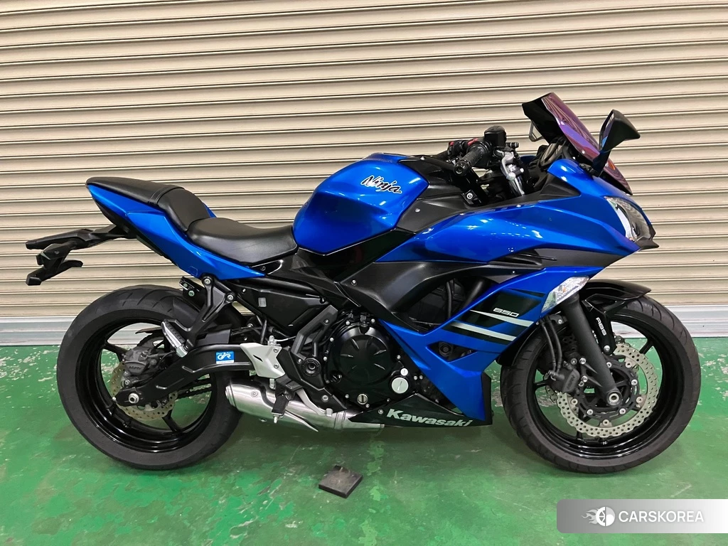 Проданный Kawasaki NINJA 650 ABS 2018 из Японии, фото 2