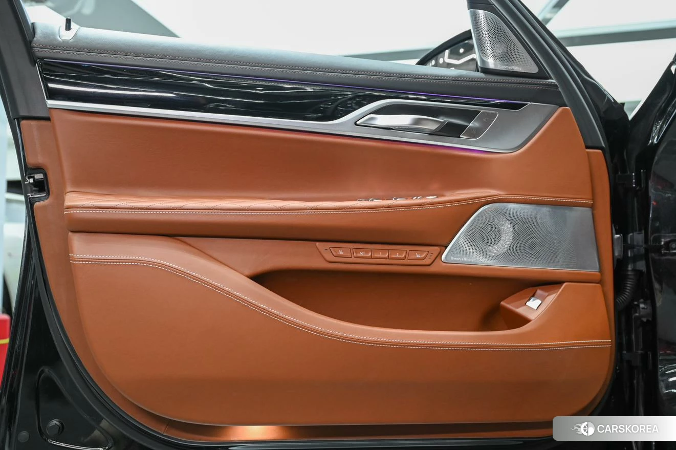 BMW 7 series 2021 Черный из Китая