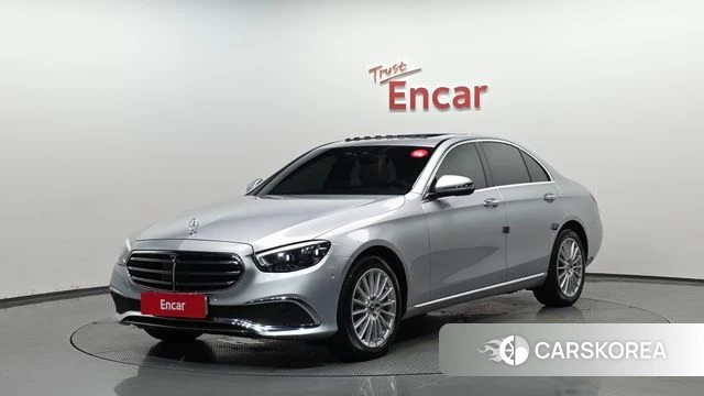 Mercedes-Benz E-Class W213 2022 Серебристо-серый из Кореи