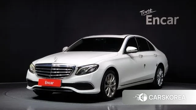 Mercedes-Benz E-Class W213 2018 Белый из Кореи