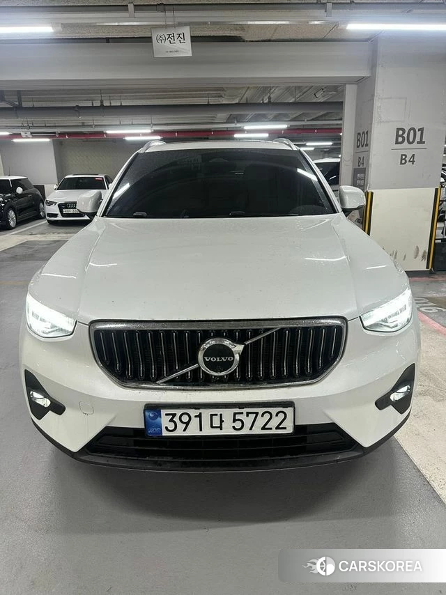 Volvo XC40 2023 Белый из Кореи