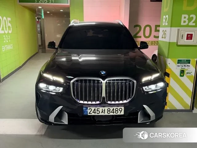 BMW X7 (G07) 2024 Черный из Кореи