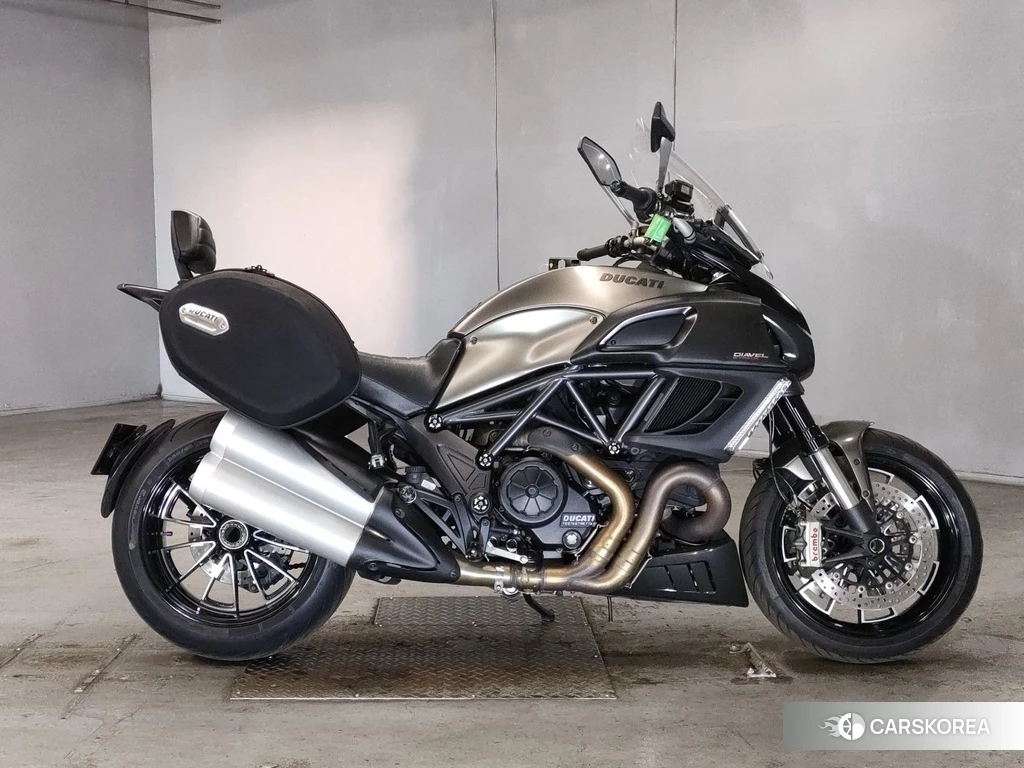Проданный Ducati DIAVEL 2013 из Японии