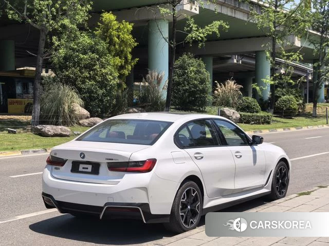 BMW i3 2024 Белый из Китая