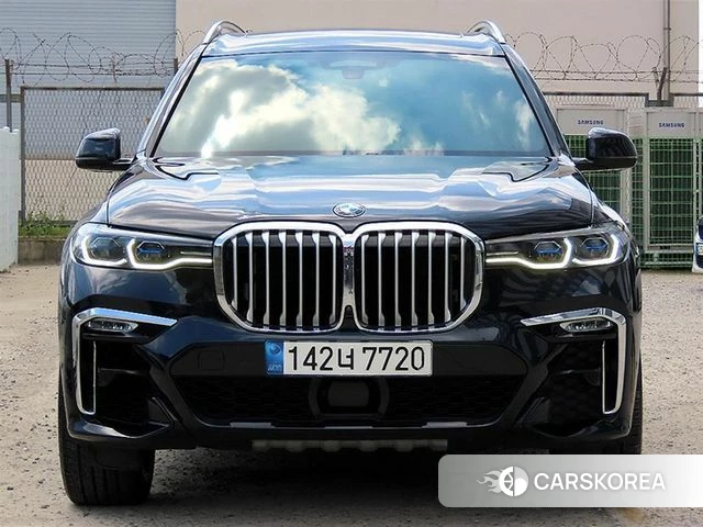 BMW X7 (G07) 2021 Черный из Кореи