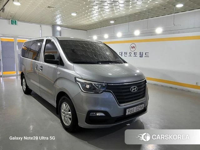 Hyundai The New Grand Starex 2020 Серебристо-серый из Кореи