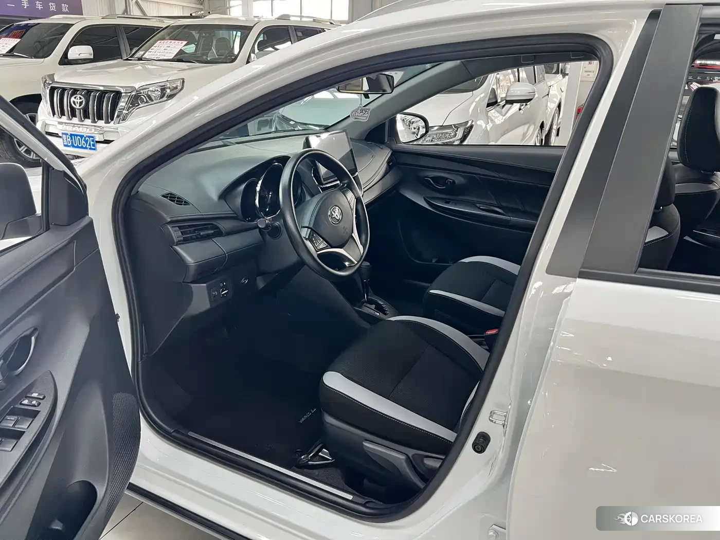 Toyota Yaris L 2023 Белый из Китая