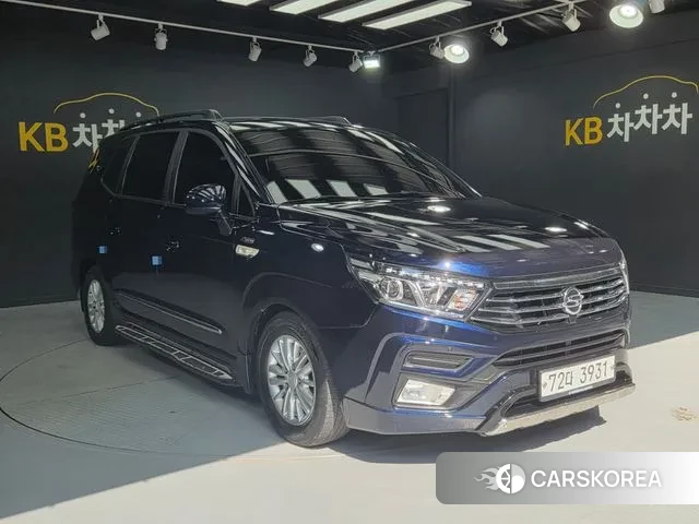Ssangyong Korando Turismo 2018 Синий из Кореи