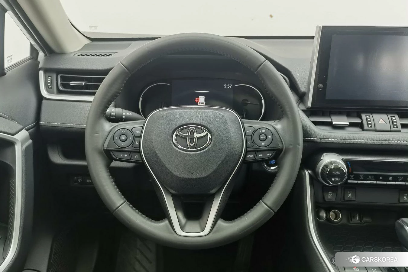 Toyota RAV4 2022 Белый из Китая