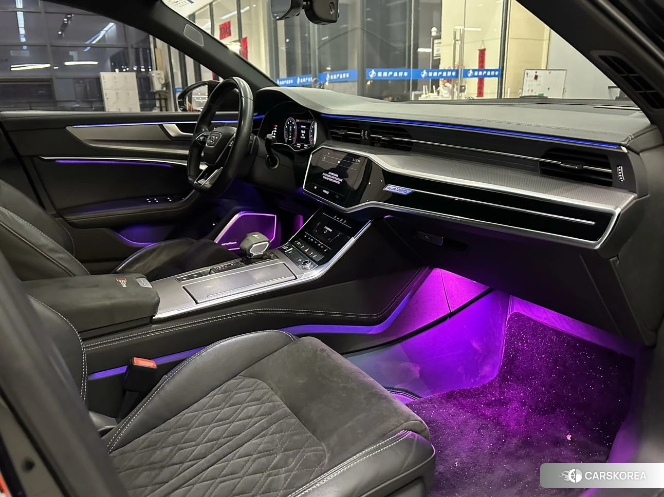 Audi A6L 2020 Черный из Китая