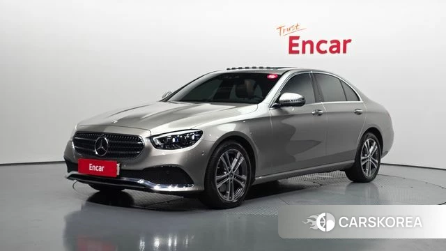 Mercedes-Benz E-Class W213 2022 Песочный из Кореи