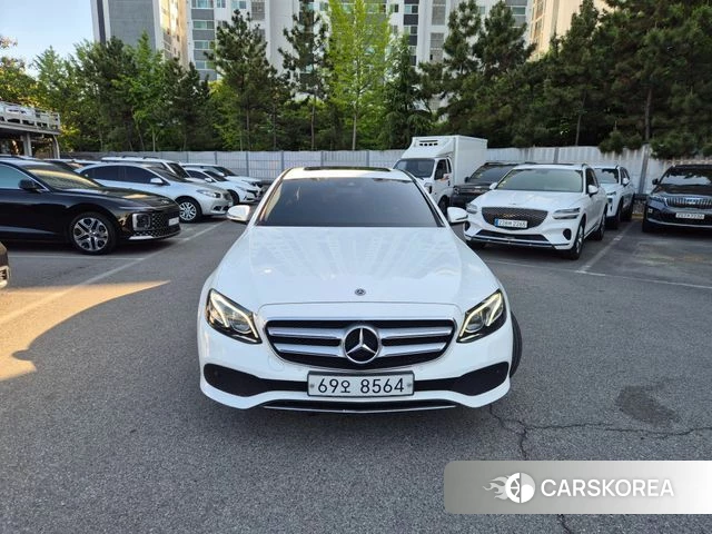 Mercedes-Benz E-Class W213 2019 Белый из Кореи