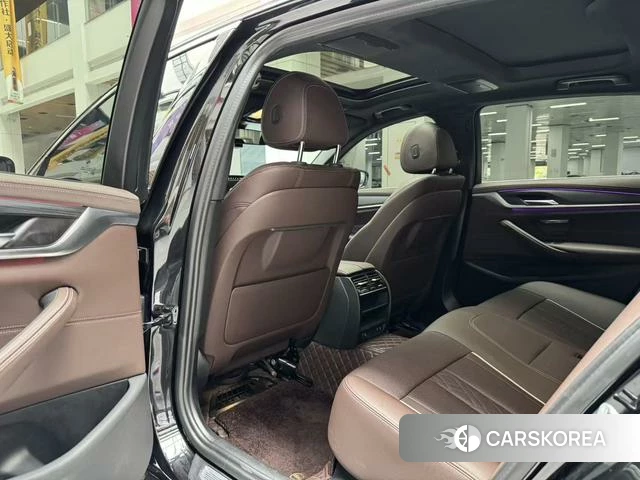 BMW 5 series 2022 Черный из Китая