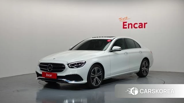 Mercedes-Benz E-Class W213 2021 Белый из Кореи