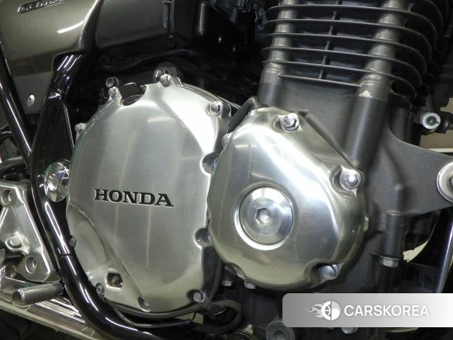 Engine photo