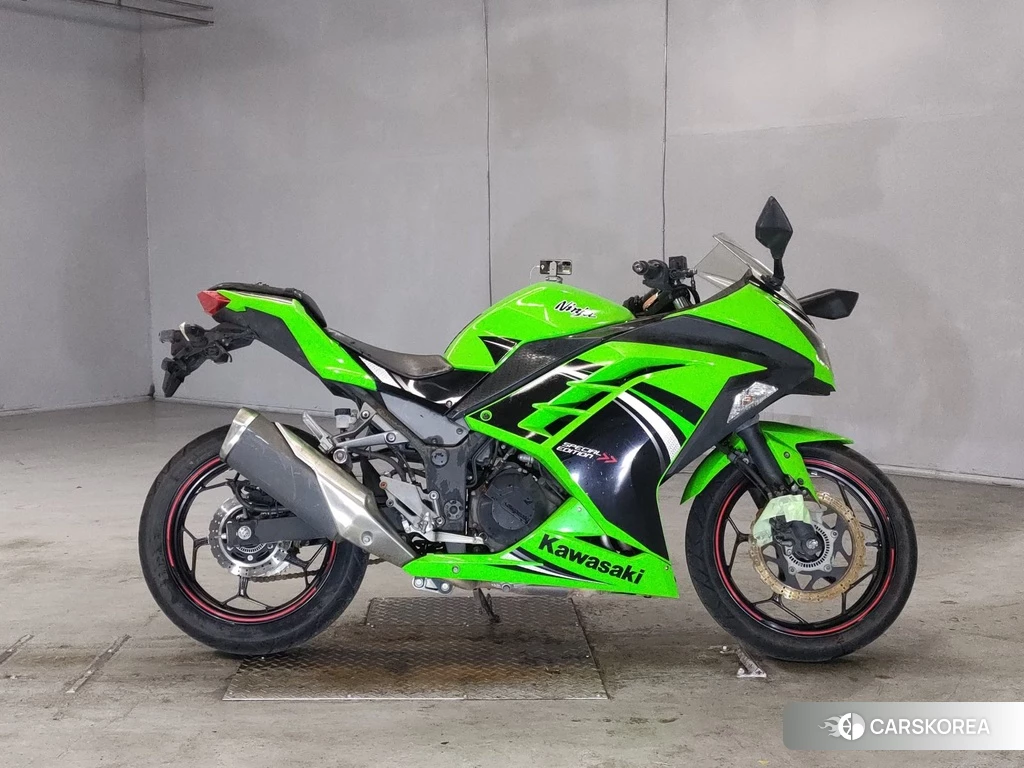 Проданный Kawasaki NINJA 250 2014 из Японии