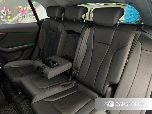 Audi Q8 2021 Черный из Китая