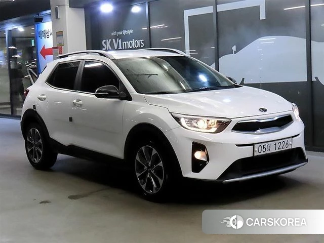 Kia Stonic 2019 Белый из Кореи