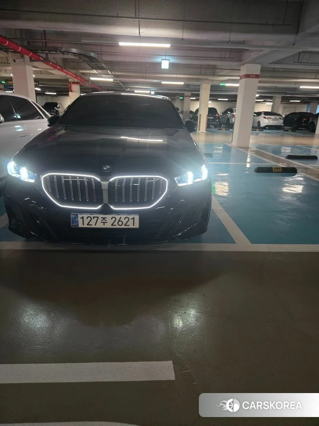 BMW 5 Series (G60) 2025 Черный из Кореи