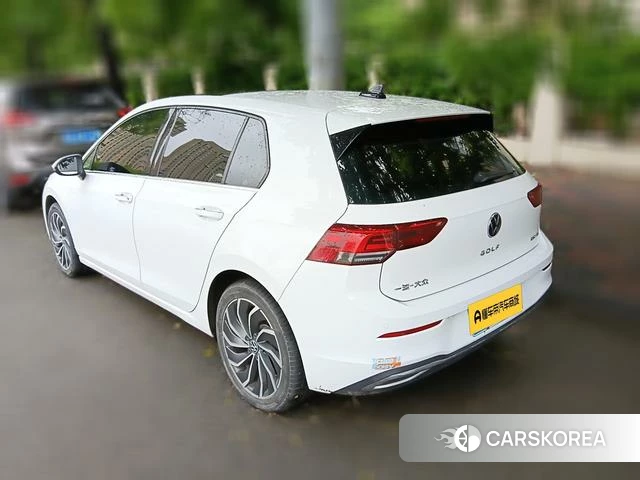 Volkswagen Golf 2022 Белый из Китая