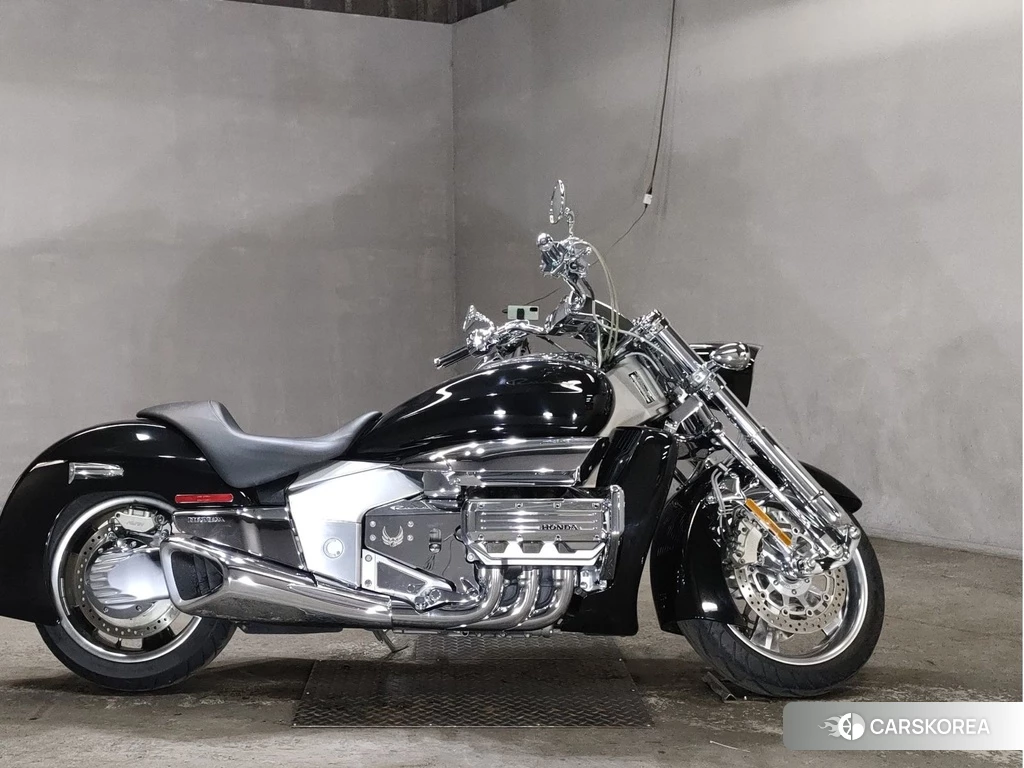 Проданный Honda VALKYRIE RUNE 2011 из Японии
