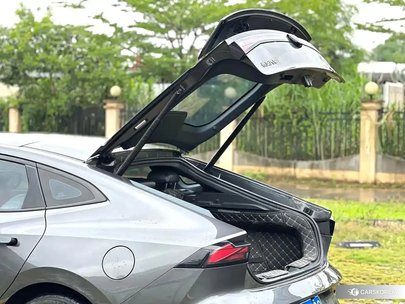 Chang'an Changan UNI-V 2022 Silver/gray из Китая