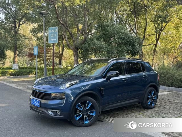 Lynk 01 2020 Синий из Китая