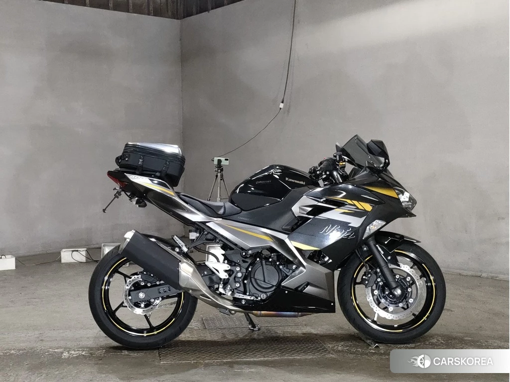Проданный Kawasaki NINJA 400 2022 из Японии