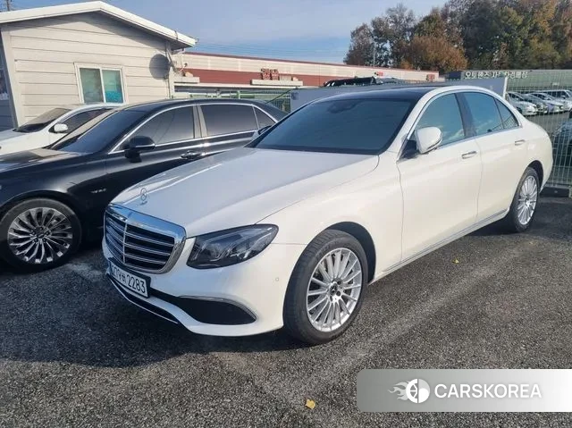 Mercedes-Benz E-Class W213 2019 Белый из Кореи