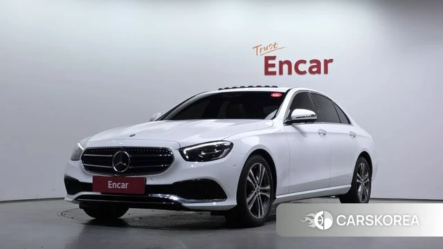 Mercedes-Benz E-Class W213 2023 Белый из Кореи