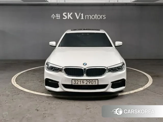 BMW 5 Series (G30) 2019 Белый из Кореи