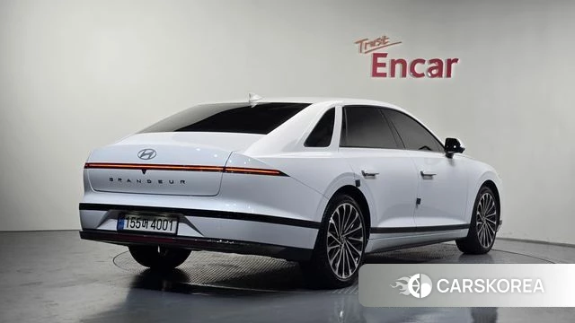 Hyundai Grandeur Hybrid (GN7) 2024 Белый из Кореи
