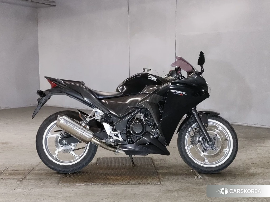 Проданный Honda CBR250R 2011 из Японии