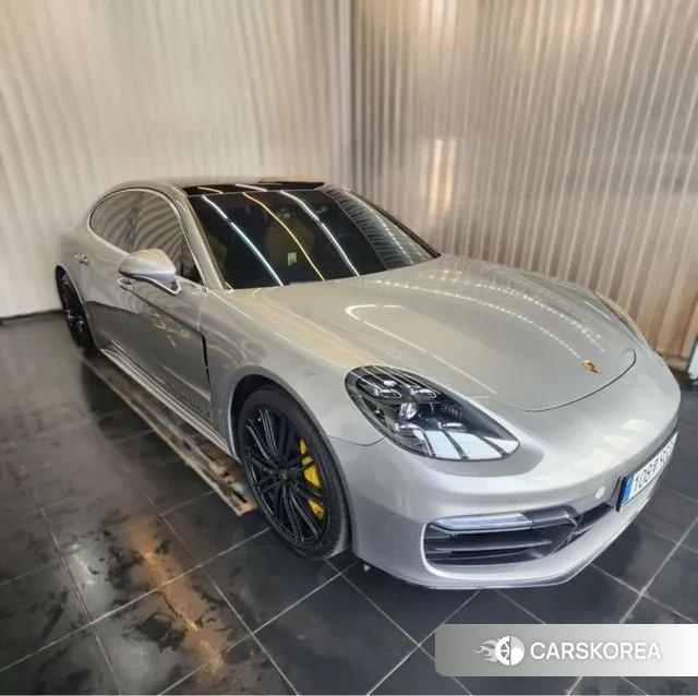 Porsche Panamera (971) 2018 Серебряный из Кореи