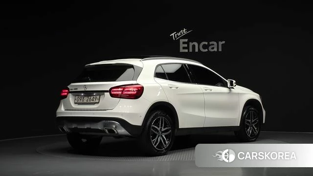 Mercedes-Benz GLA-Class X156 2018 Белый из Кореи