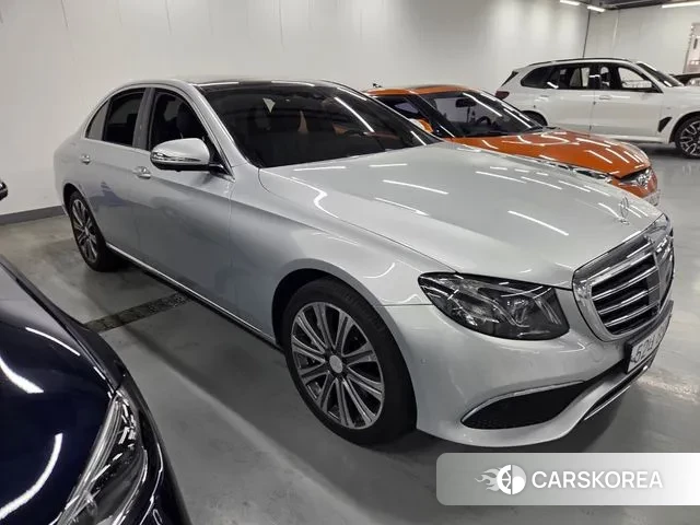 Mercedes-Benz E-Class W213 2019 Серебряный из Кореи