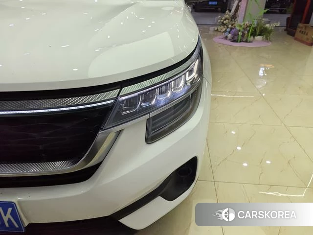 Kia Proud run 2023 Белый из Китая