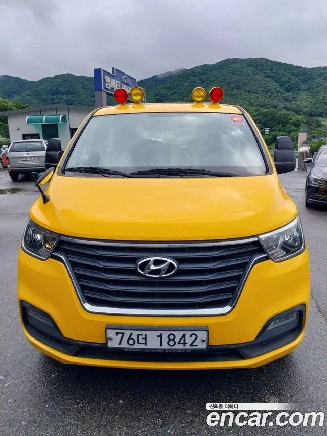 Hyundai The New Grand Starex 2019 Желтый из Кореи