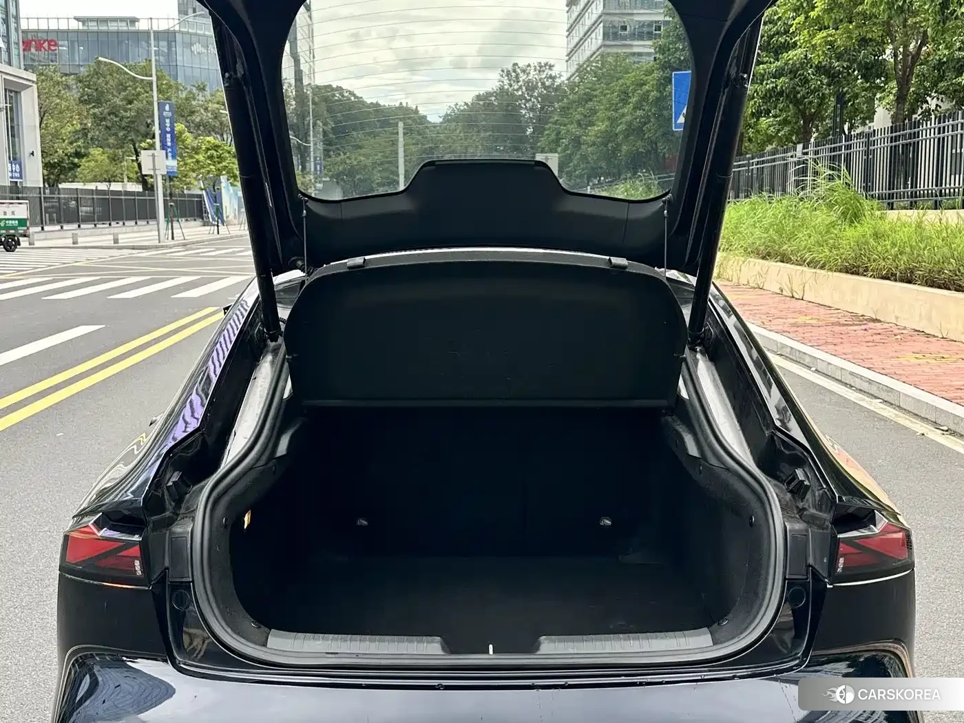 Chang'an UNI-V Smart iDD 2023 Черный из Китая