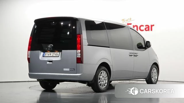 Hyundai Staria 2023 Серебряный из Кореи