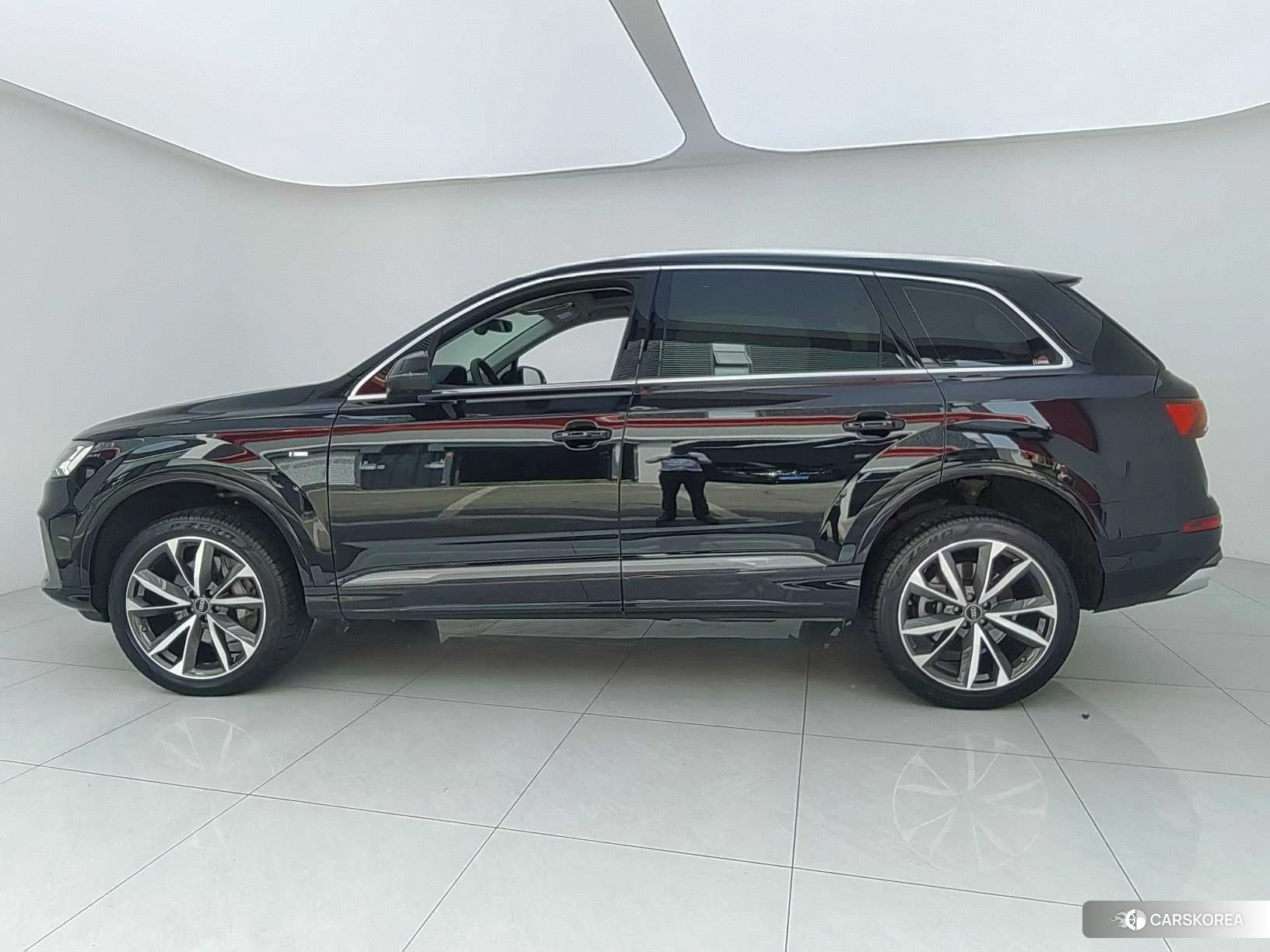 Audi Q7 2020 Черный из Китая