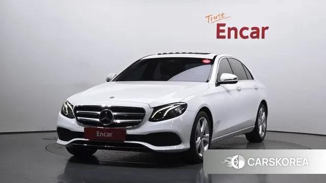 Mercedes-Benz E-Class W213 2018 Белый из Кореи