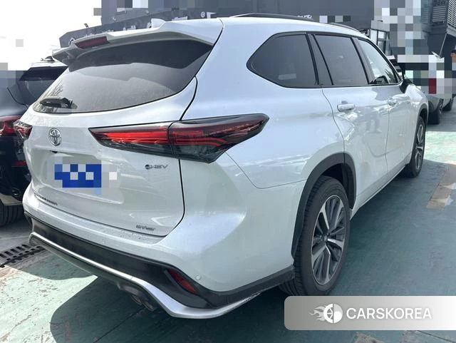 Toyota Crown Lufang 2024 Белый из Китая
