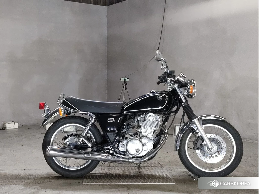 Проданный Yamaha SR 400 2010 из Японии, фото 2