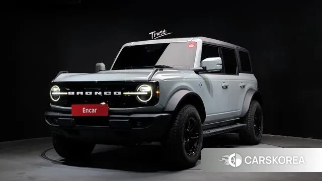Ford Bronco 6th Generation 2024 Серебристо-серый из Кореи