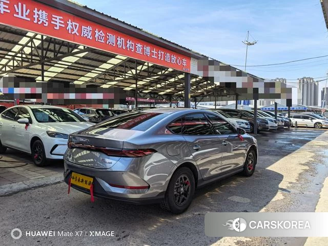 BYD Qin PLUS DM 2025 Темно-серый из Китая