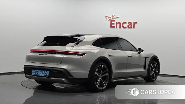Porsche Taycan 2023 Серебристо-серый из Кореи